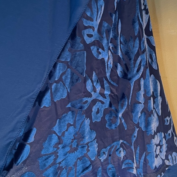 LOGO Lori Goldstein Royal Blue Top with Raised Velvety Floral Overlay at Back - Picture 7 of 15